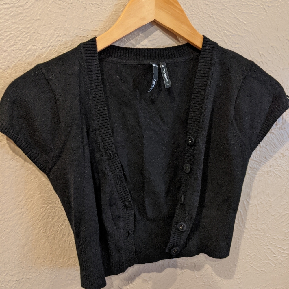 Crop top sweater / cardigan